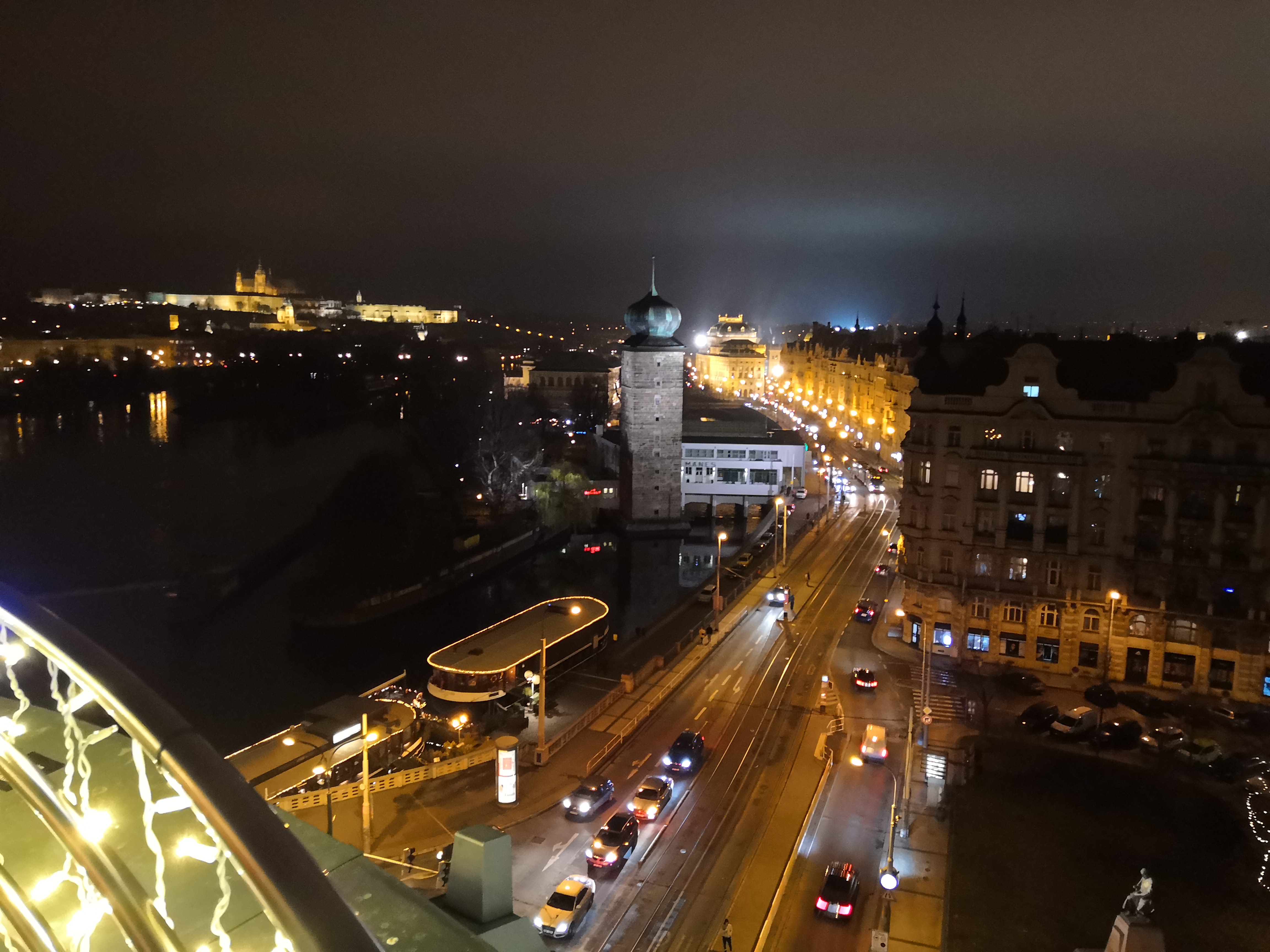 S novináři, před Vánoci – netradičně nad Prahou!