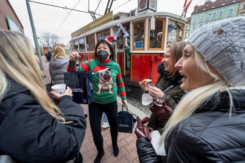 VÁNOČNÍ TRAMVAJ OPĚT FRČELA!