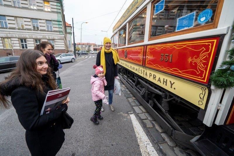 VÁNOČNÍ TRAMVAJ OPĚT FRČELA!