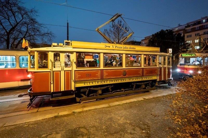 VÁNOČNÍ TRAMVAJ OPĚT FRČELA!