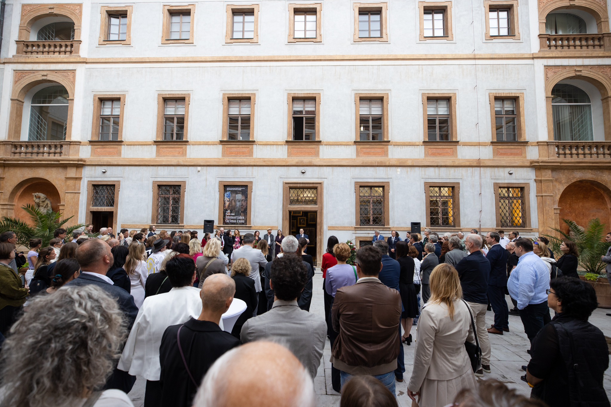 Propluli jsme s novináři Očima času