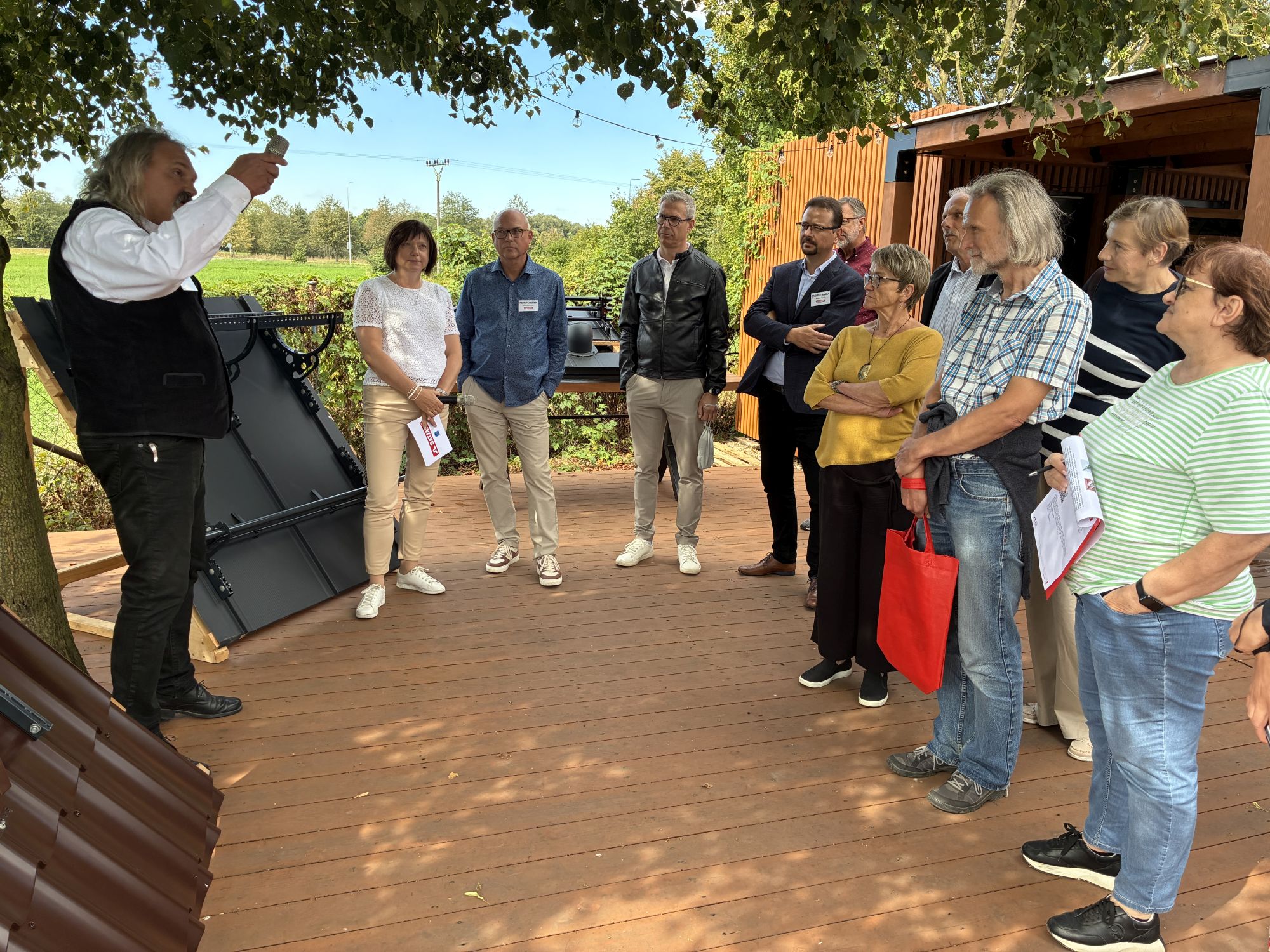 Plechové střechy, adrenalin i bezpečí… a k tomu dávka architektury a nečekaných zážitků