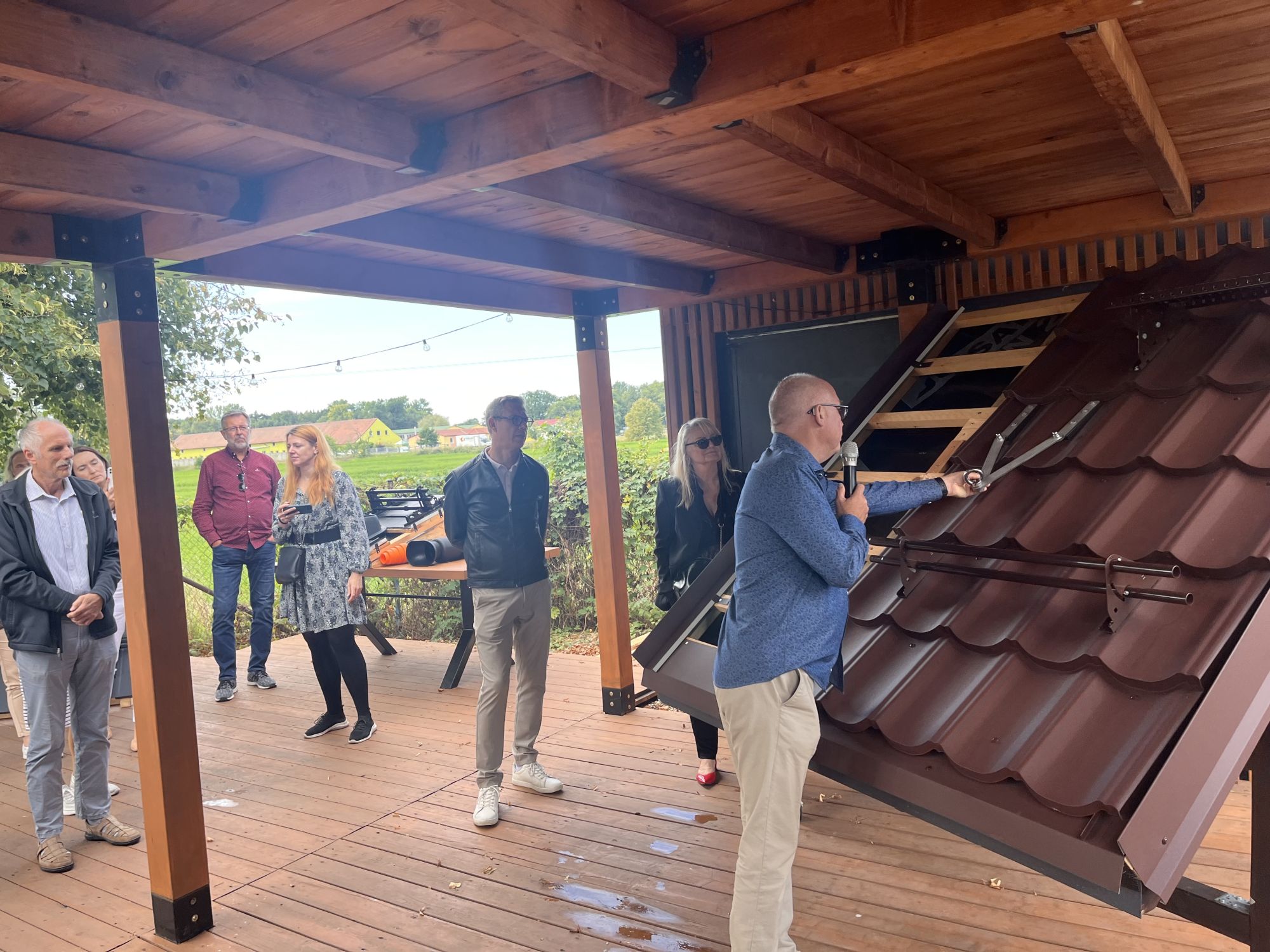 Plechové střechy, adrenalin i bezpečí… a k tomu dávka architektury a nečekaných zážitků