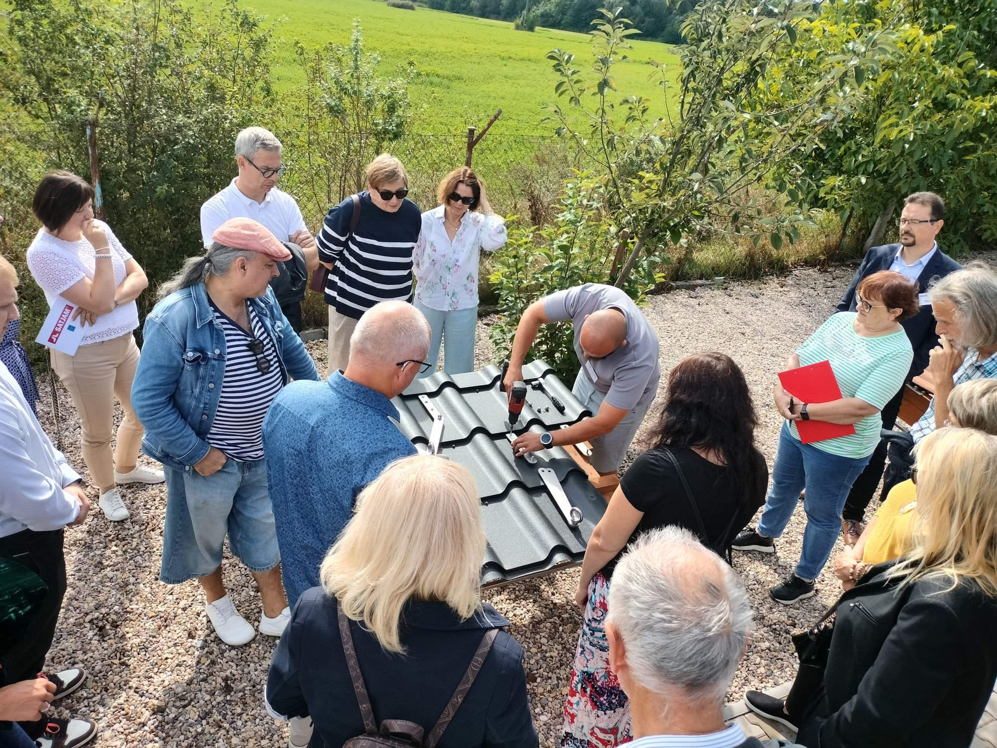 Plechové střechy, adrenalin i bezpečí… a k tomu dávka architektury a nečekaných zážitků