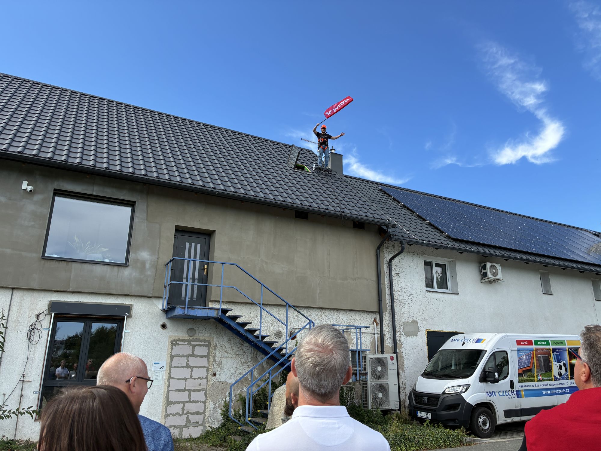 Plechové střechy, adrenalin i bezpečí… a k tomu dávka architektury a nečekaných zážitků