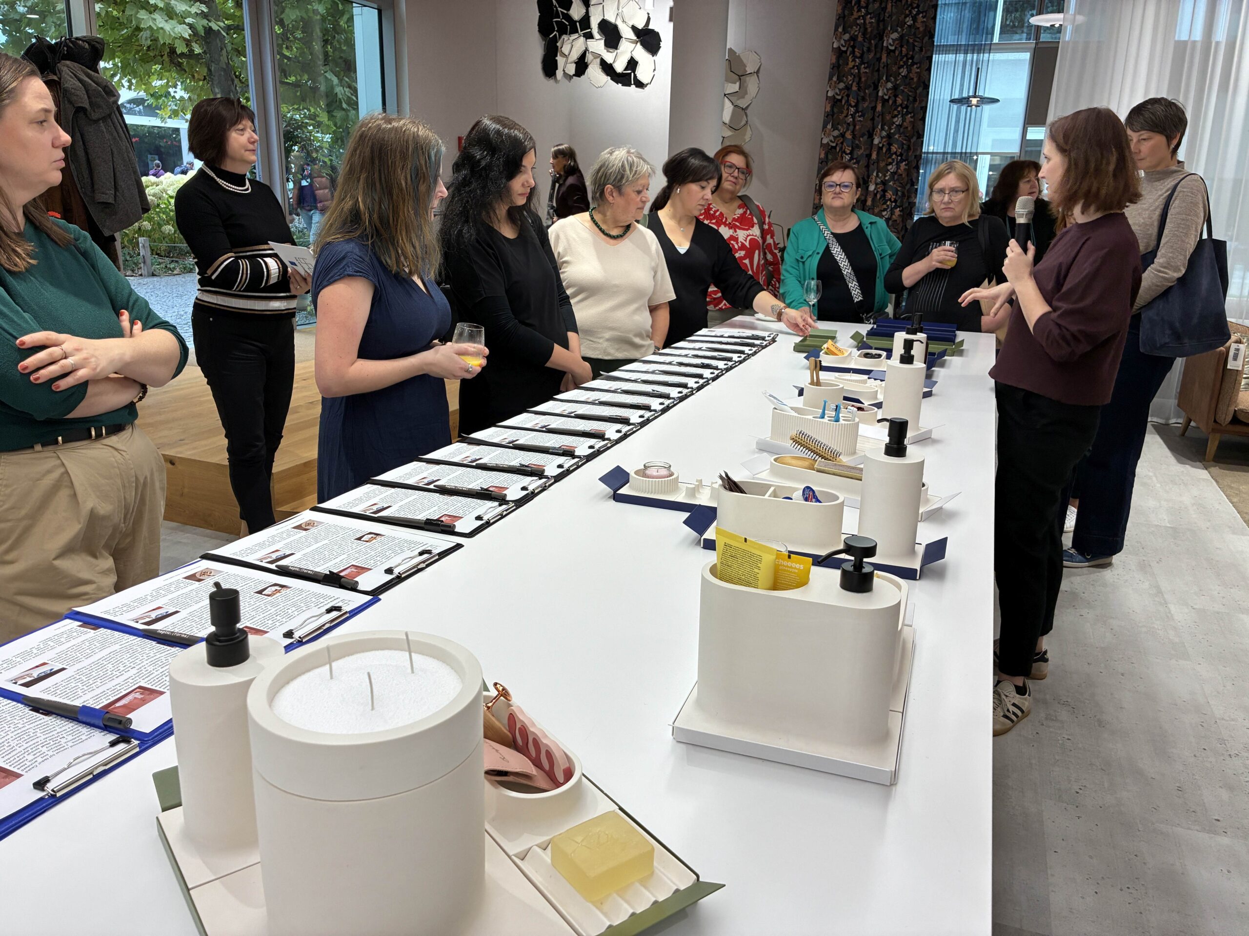 S novináři na vlně rituálu