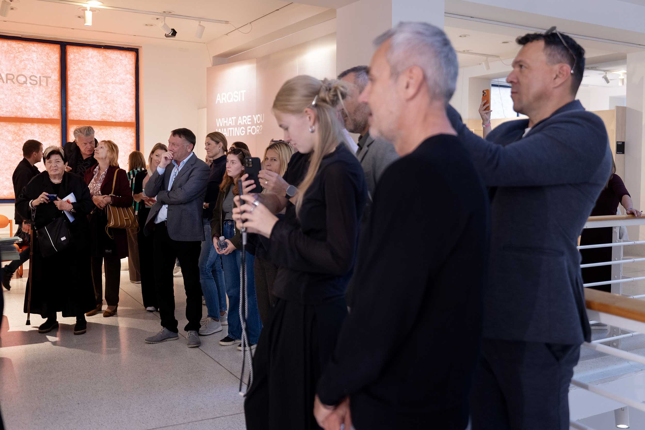 Tisková konference M&T na Designbloku 2026 s profesorem Jiřím Pelclem