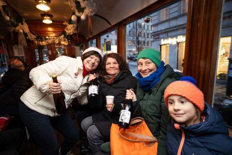 Vánoční tramvaj foto zdroj DENDRIT 175