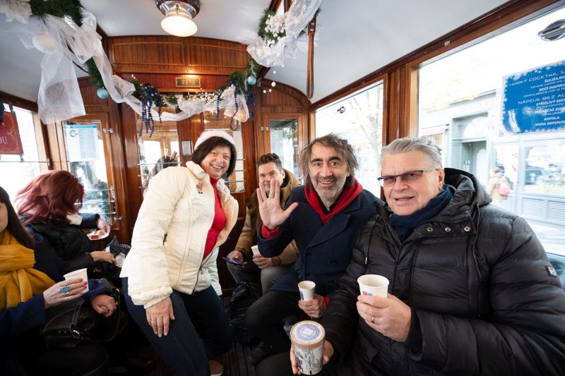 Vánoční tramvaj foto zdroj DENDRIT 71