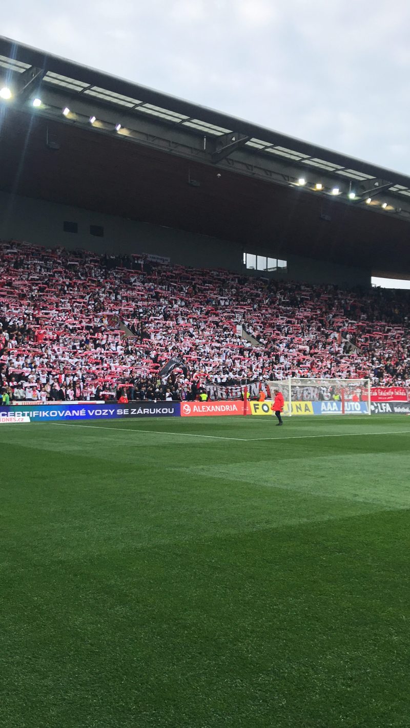 DERBY SLAVIA SPARTA MT 2