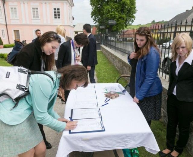 SE SOLODOOREM NA OBLOU!