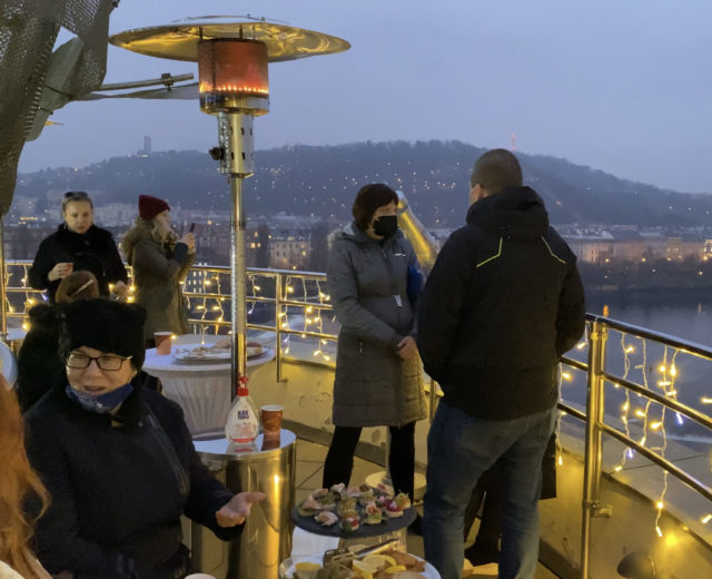 S novináři, před Vánoci – netradičně nad Prahou!