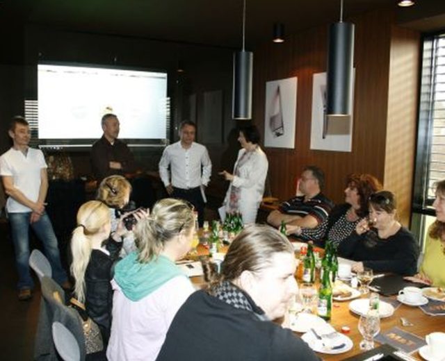 MEDIA TRIP M&T V MANUFAKTUŘE